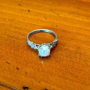 VINTAGE SILVER PEARL RING-Size 7